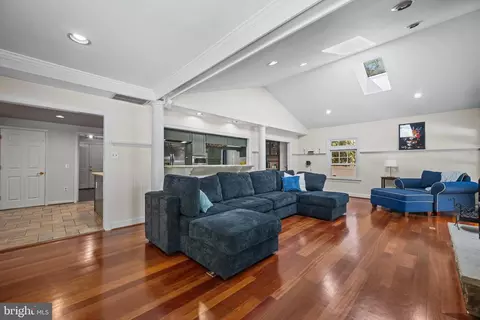 Living - 6 Starlight Ct, Potomac, MD 20854 photo 1 of 4