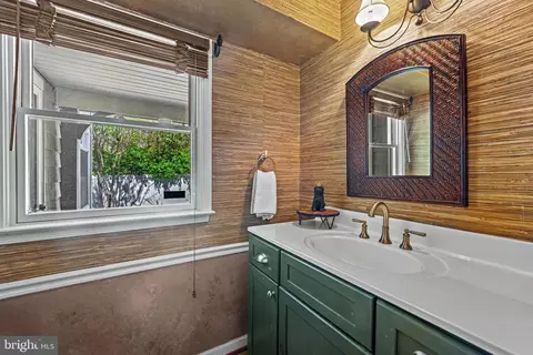 Bath - 6 Starlight Ct, Potomac, MD 20854 photo 1 of 5