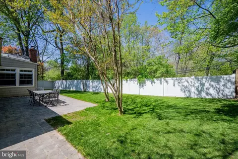 Exterior - 6 Starlight Ct, Potomac, MD 20854 photo 8 of 17