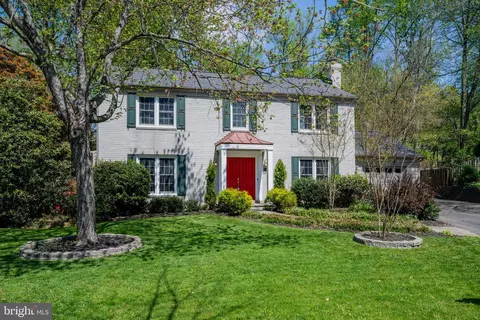 Exterior - 6 Starlight Ct, Potomac, MD 20854 photo 4 of 17