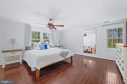 Bedroom - 6 Starlight Ct, Potomac, MD 20854 photo 1 of 7