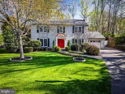 Exterior - 6 Starlight Ct, Potomac, MD 20854 photo 13 of 17