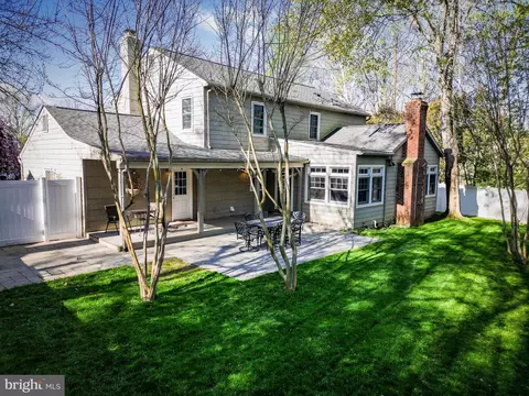 Exterior - 6 Starlight Ct, Potomac, MD 20854 photo 16 of 17