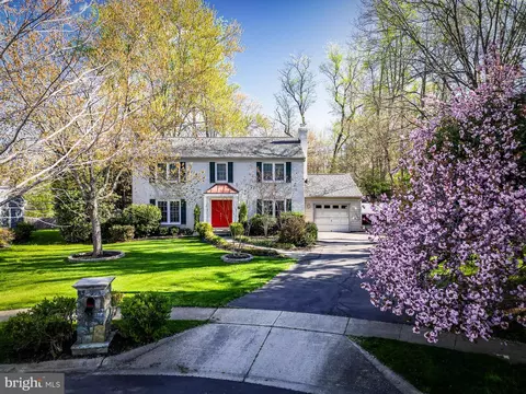 Exterior - 6 Starlight Ct, Potomac, MD 20854 photo 12 of 17
