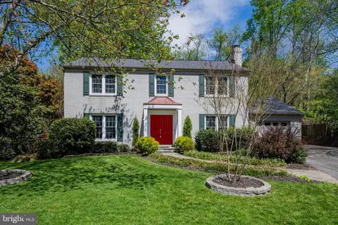 Exterior - 6 Starlight Ct, Potomac, MD 20854 photo 5 of 17