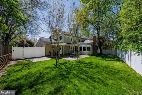 Exterior - 6 Starlight Ct, Potomac, MD 20854 photo 9 of 17
