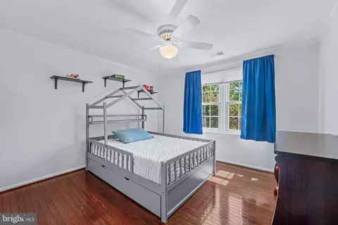 Bedroom - 6 Starlight Ct, Potomac, MD 20854 photo 6 of 7