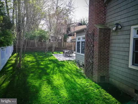 Exterior - 6 Starlight Ct, Potomac, MD 20854 photo 11 of 17