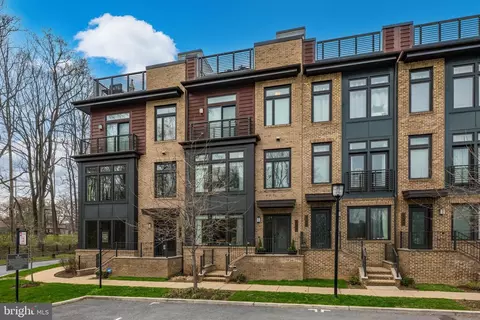 137 Winsome Cir, Bethesda, MD 20814