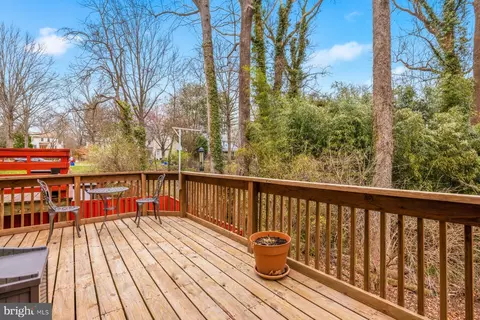 Exterior - 135 Kinsman View Cir, Silver Spring, MD 20901 photo 4 of 5