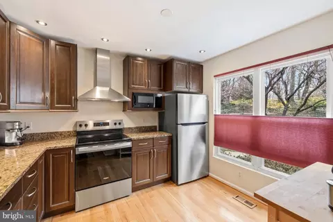 Kitchen - 135 Kinsman View Cir, Silver Spring, MD 20901 photo 1 of 3