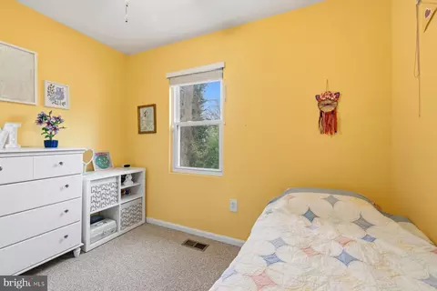 Bedroom - 135 Kinsman View Cir, Silver Spring, MD 20901 photo 3 of 3