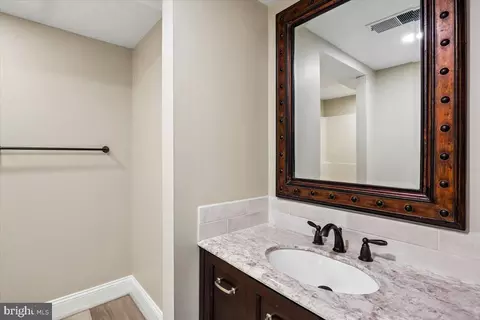 Bath - 2425 Hidden Valley Ln, Silver Spring, MD 20904 photo 5 of 6