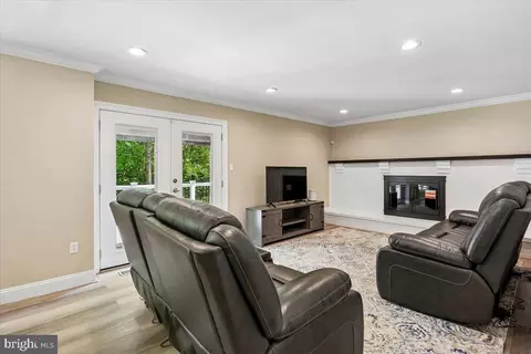 Living - 2425 Hidden Valley Ln, Silver Spring, MD 20904 photo 1 of 4