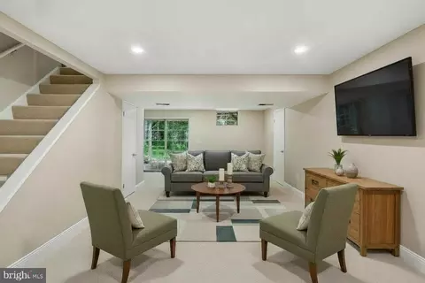 Living - 2425 Hidden Valley Ln, Silver Spring, MD 20904 photo 4 of 4