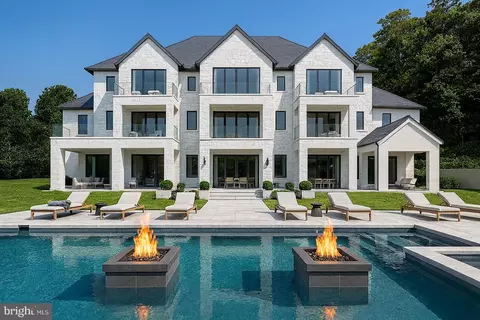 9933 Bentcross Dr, Potomac, MD 20854