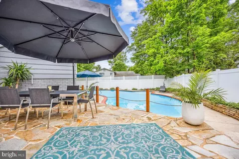 11700 Seven Locks Rd, Potomac, MD 20854