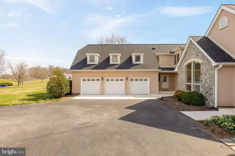 Exterior - 20407 Peach Tree Rd, Dickerson, MD 20842 photo 3 of 6
