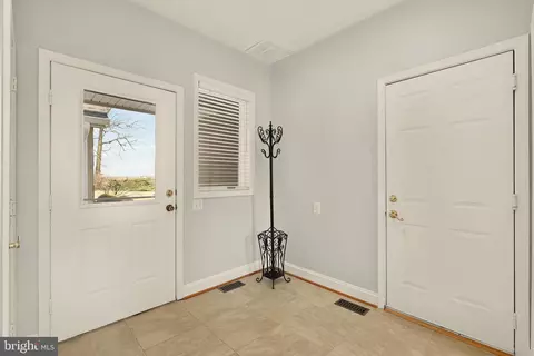 Entry Way - 20407 Peach Tree Rd, Dickerson, MD 20842 photo 4 of 4