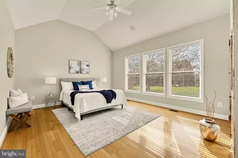 Bedroom - 20407 Peach Tree Rd, Dickerson, MD 20842 photo 2 of 10