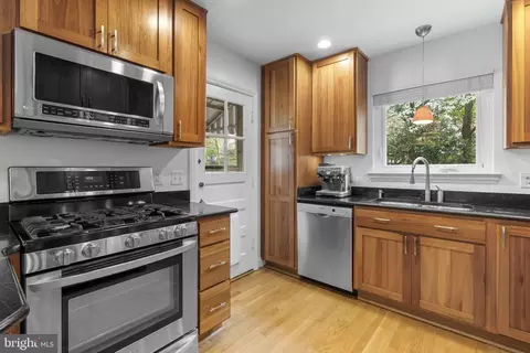 Kitchen - 314 Dale Dr, Silver Spring, MD 20910 photo 2 of 3