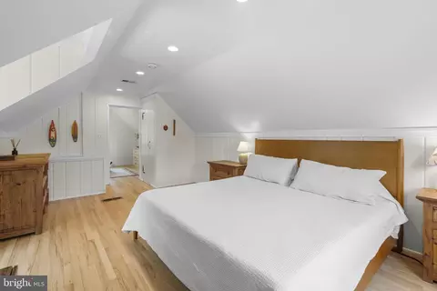 Bedroom - 314 Dale Dr, Silver Spring, MD 20910 photo 5 of 8
