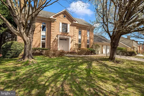 5825 Mossrock, Rockville, MD 20852