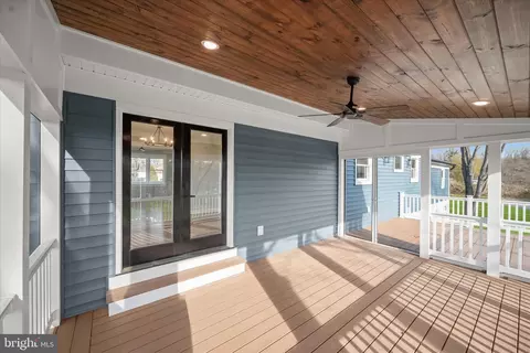 Exterior - 21611 Slidell Rd, Boyds, MD 20841 photo 5 of 11