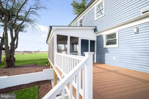 Exterior - 21611 Slidell Rd, Boyds, MD 20841 photo 9 of 11