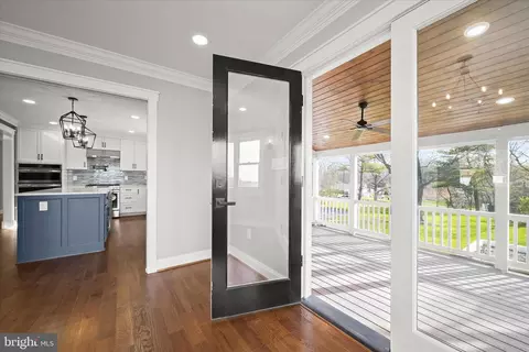 Entry Way - 21611 Slidell Rd, Boyds, MD 20841 photo 4 of 8