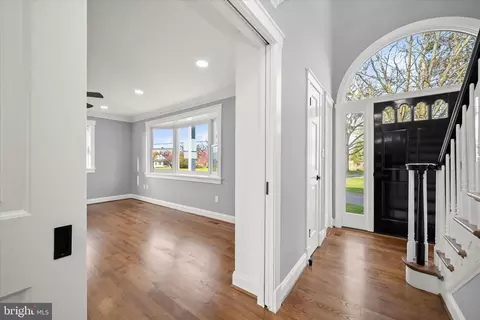 Entry Way - 21611 Slidell Rd, Boyds, MD 20841 photo 3 of 8