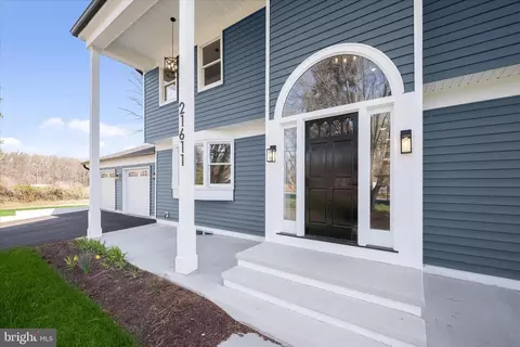 Exterior - 21611 Slidell Rd, Boyds, MD 20841 photo 3 of 11