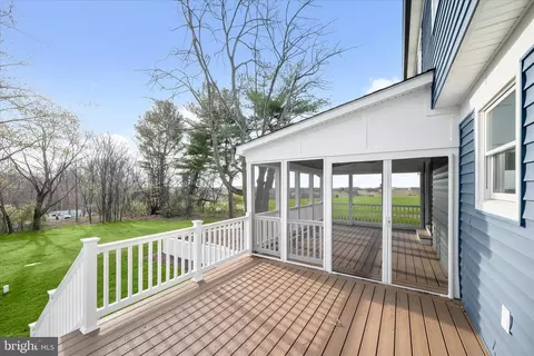 Exterior - 21611 Slidell Rd, Boyds, MD 20841 photo 8 of 11