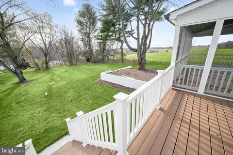 Exterior - 21611 Slidell Rd, Boyds, MD 20841 photo 4 of 11