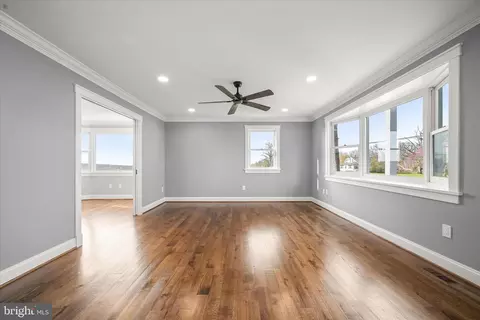 Living - 21611 Slidell Rd, Boyds, MD 20841 photo 4 of 7