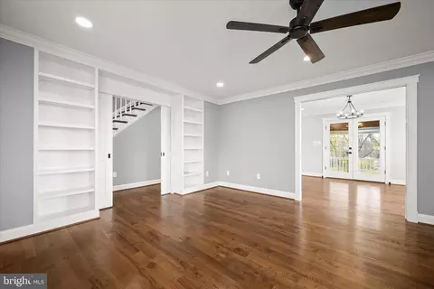 Living - 21611 Slidell Rd, Boyds, MD 20841 photo 6 of 7