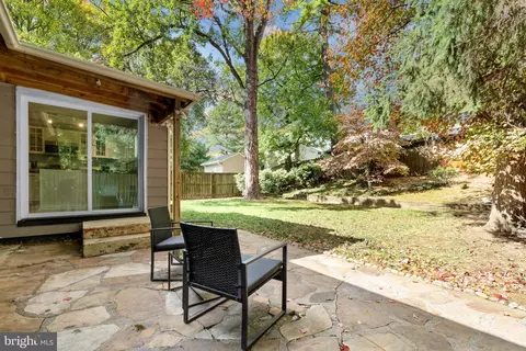 Exterior - 12312 Valleywood Dr, Silver Spring, MD 20902 photo 6 of 17