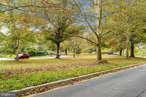 Exterior - 12312 Valleywood Dr, Silver Spring, MD 20902 photo 15 of 17