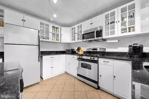Kitchen - 12312 Valleywood Dr, Silver Spring, MD 20902 photo 5 of 5