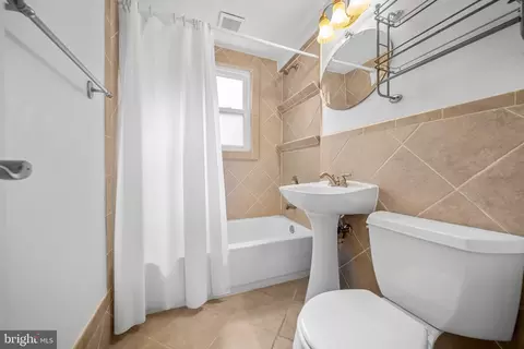 Bath - 12312 Valleywood Dr, Silver Spring, MD 20902 photo 1 of 1