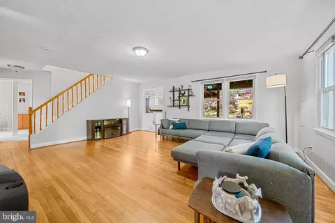 Living - 12312 Valleywood Dr, Silver Spring, MD 20902 photo 4 of 5