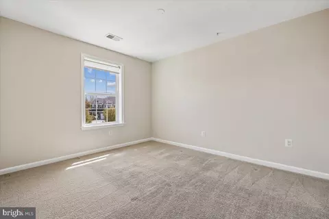 Bedroom - 427 Cloverly Forest Dr, Silver Spring, MD 20905 photo 3 of 3