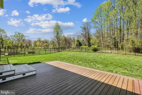 Exterior - 427 Cloverly Forest Dr, Silver Spring, MD 20905 photo 4 of 5