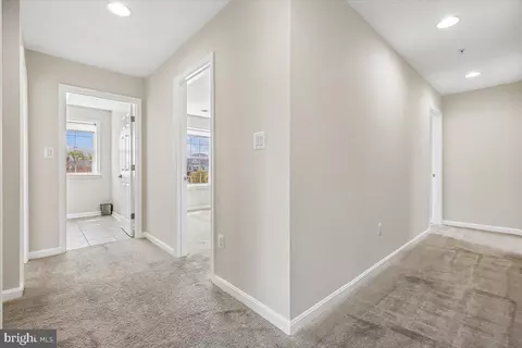 Entry Way - 427 Cloverly Forest Dr, Silver Spring, MD 20905 photo 2 of 4