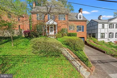 4217 Leland St, Chevy Chase, MD 20815