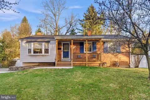 5609 Pier Dr, Rockville, MD 20851
