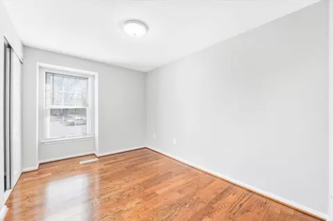 17641 Longview Ln, Olney, MD 20832 photo 4