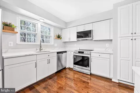 17641 Longview Ln, Olney, MD 20832 photo 2