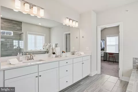 Entry Way - 19929 Bodmer Ave, Poolesville, MD 20837 photo 5 of 8