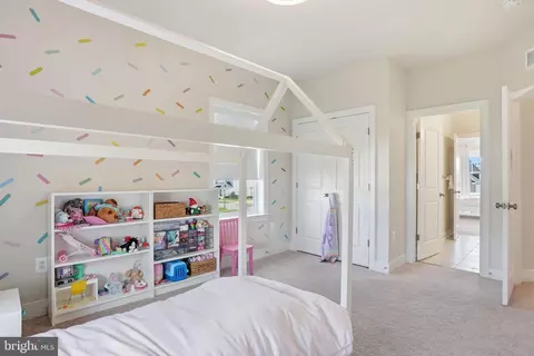 Bedroom - 19929 Bodmer Ave, Poolesville, MD 20837 photo 10 of 13